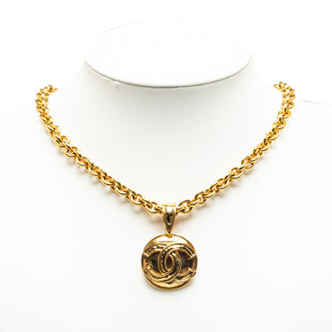 Gold Chanel CC Round Pendant Necklace - Designer Revival