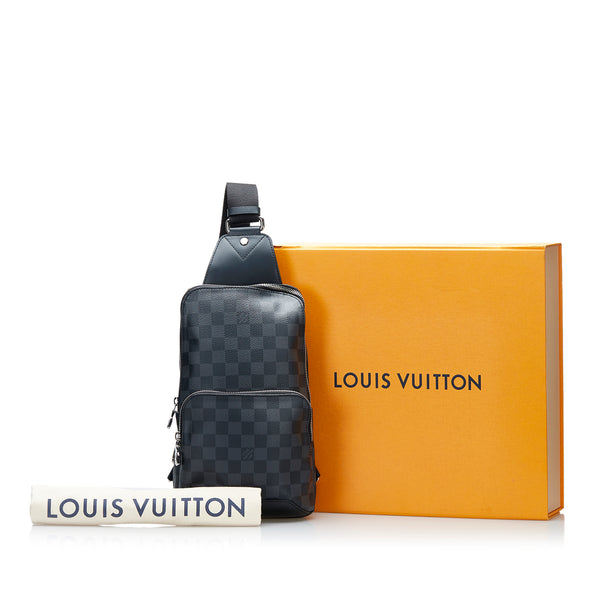 versterking Drijvende kracht Beschietingen Black Louis Vuitton Damier Graphite Avenue Sling Backpack – Designer Revival