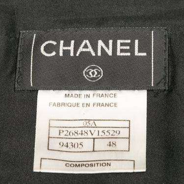 Black Chanel Fall/Winter 2005 Pleated Wool Skirt Size FR 48 - Designer Revival