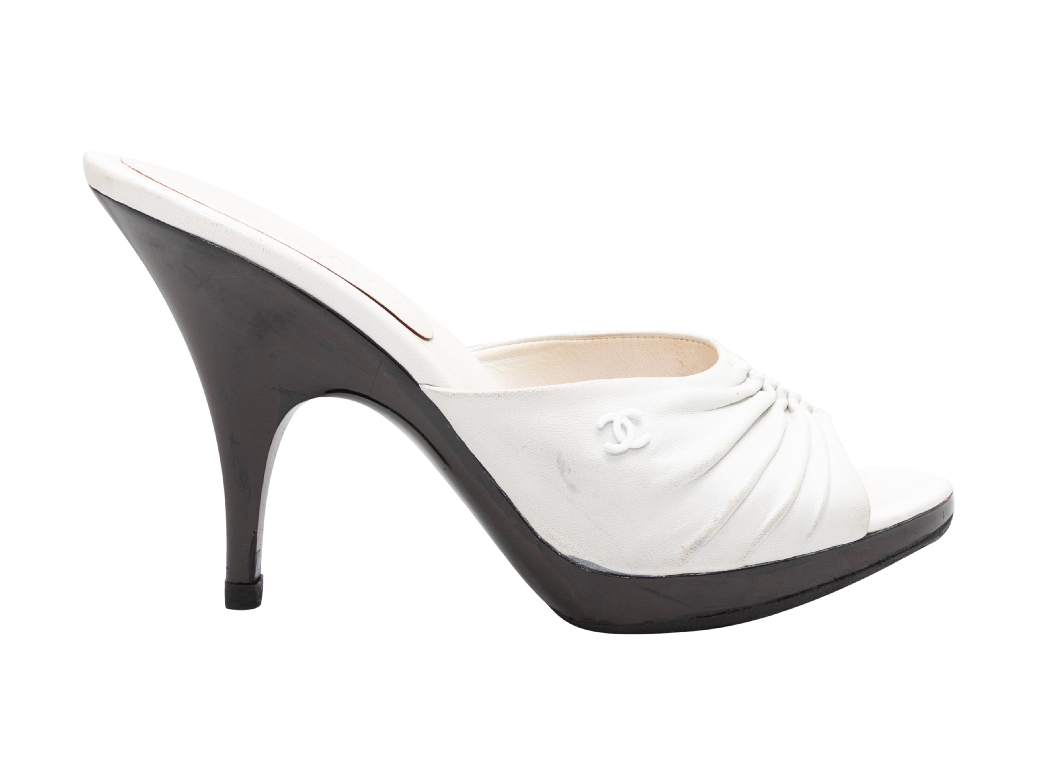 White Chanel Heeled Leather Sandals