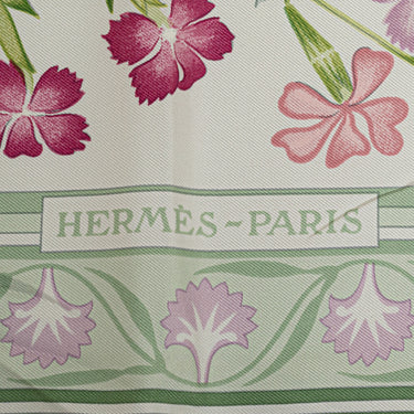 White Hermès Œillets Sauvages et Autres Caryophyllées Silk Scarf Scarves - Designer Revival
