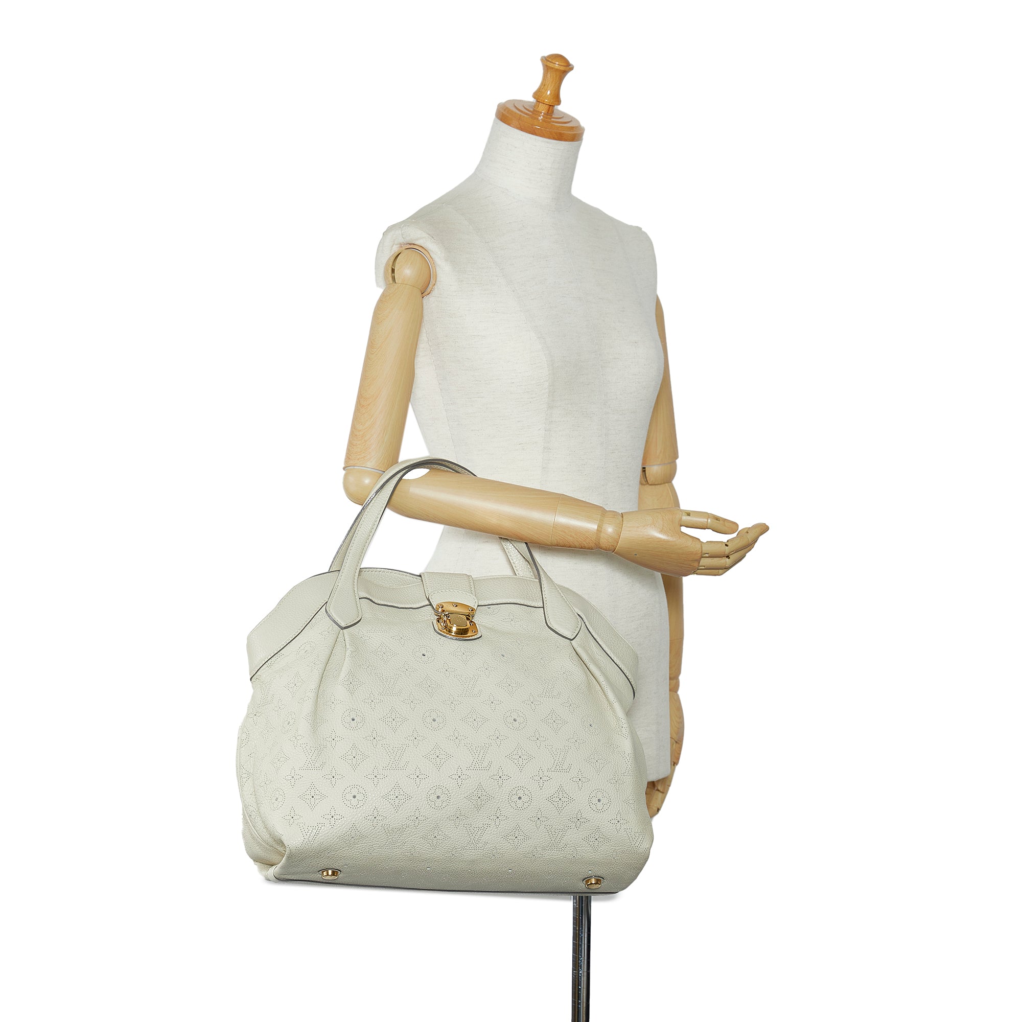 White Louis Vuitton Monogram Mahina Cirrus MM Tote Bag – Designer Revival