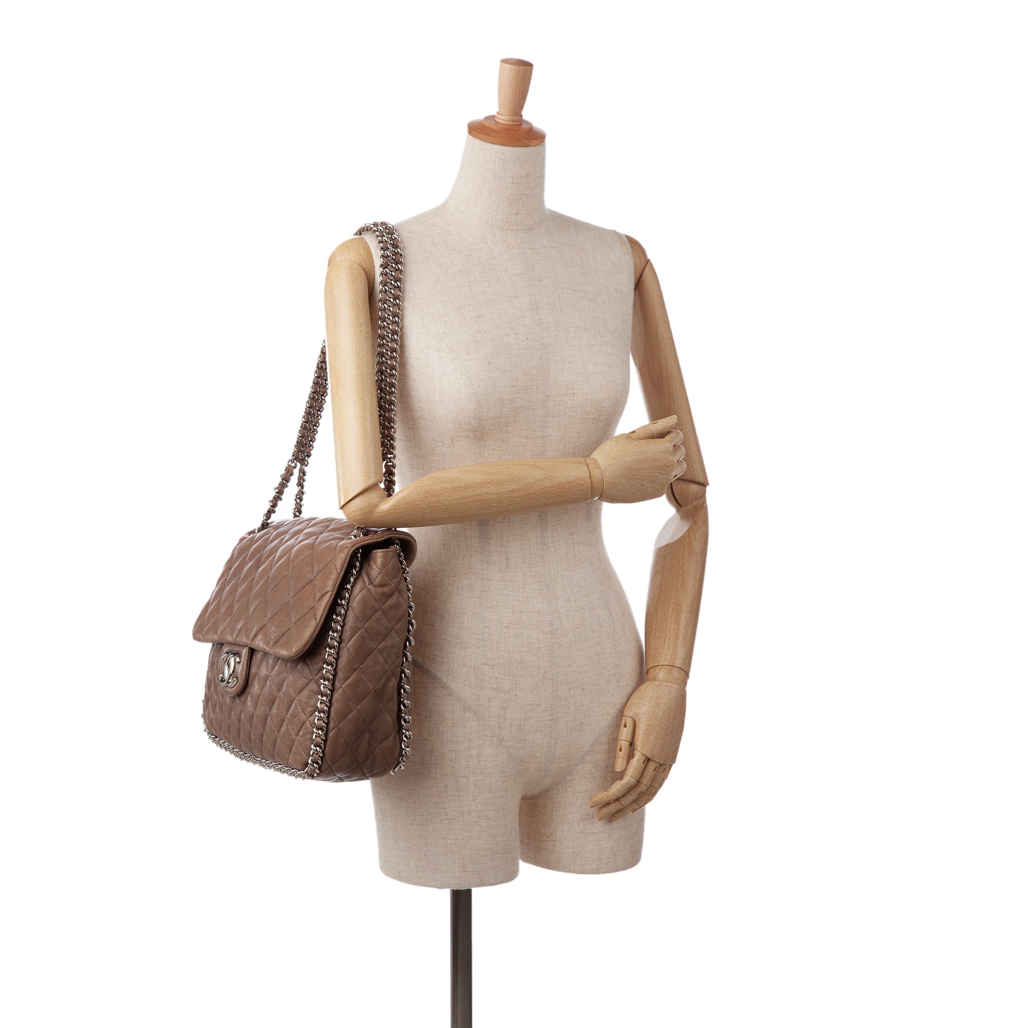 Brown Chanel Maxi Chain Around Lambskin Single Flap Bag – Designer Revival