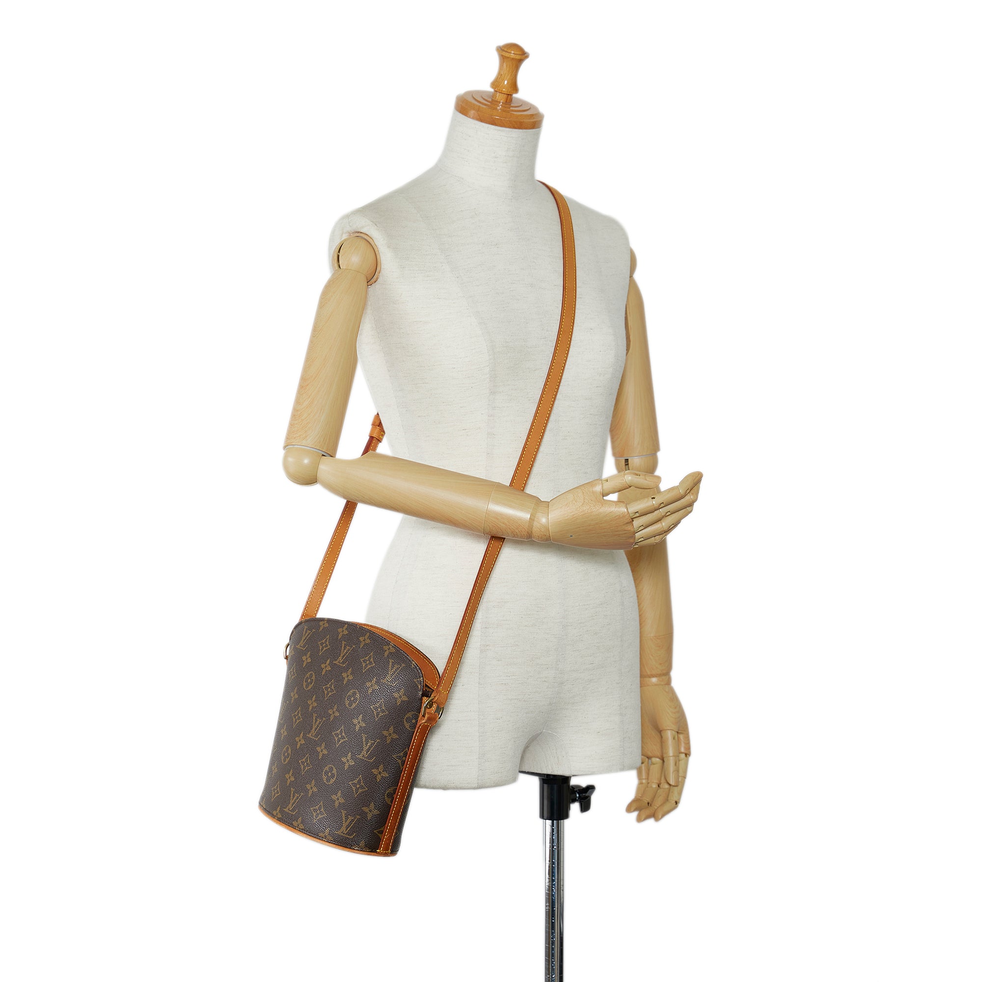 Drouot crossbody bag Louis Vuitton Brown in Synthetic - 31775967