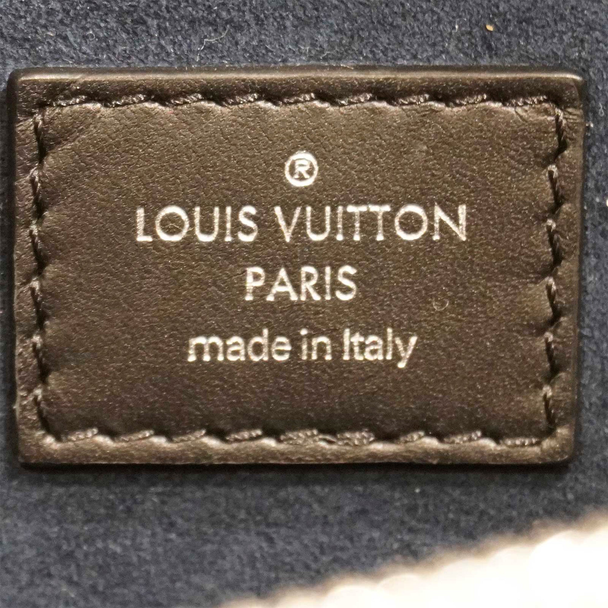Louis Vuitton Bumbag Epi LV Initials Black/Acid Green in Epi