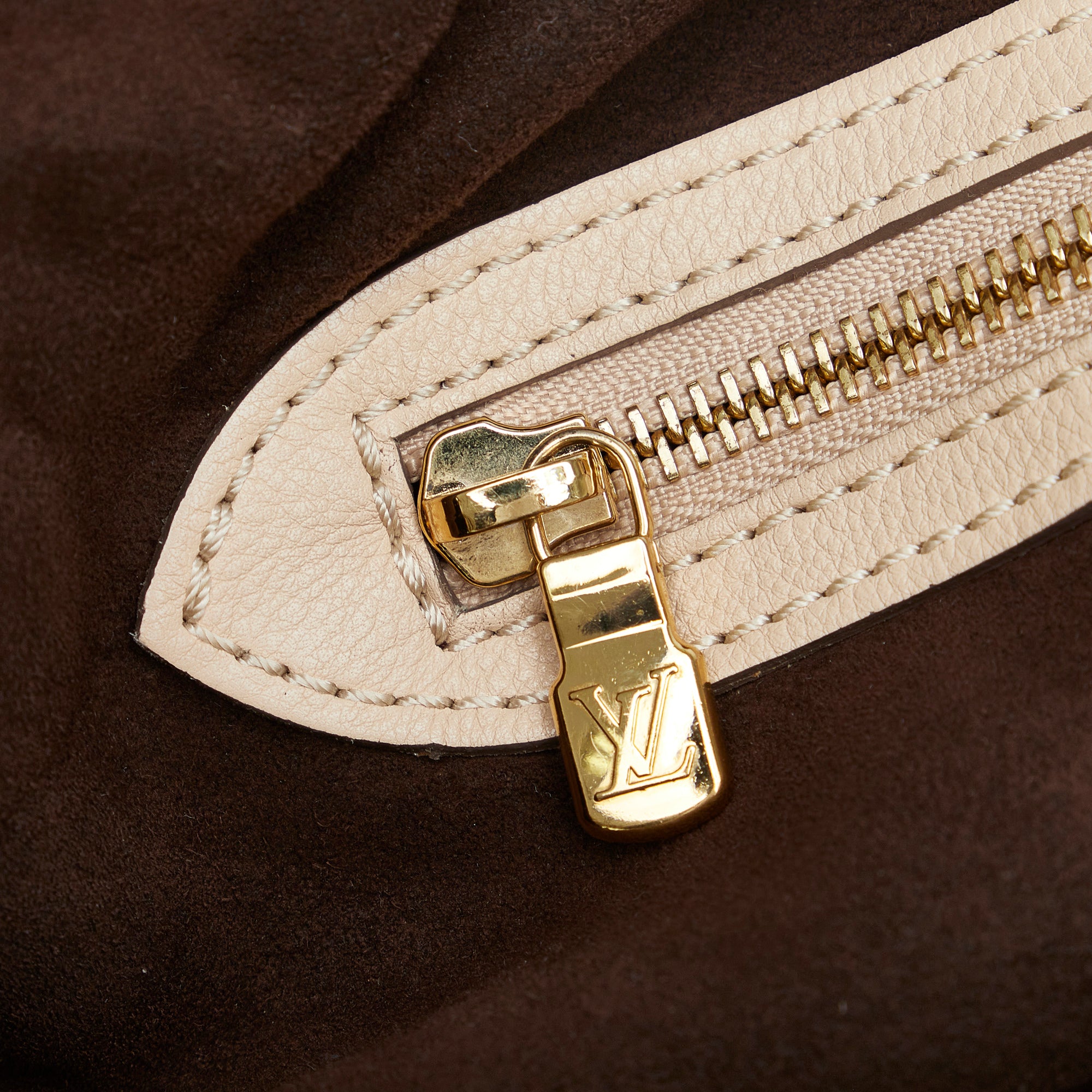 Louis Vuitton Black Mahina Leather L Hobo Bag.  Luxury, Lot #75012