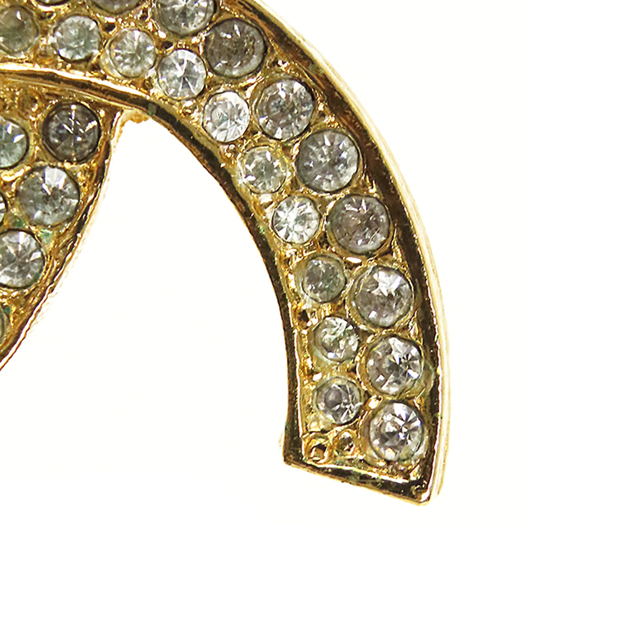 Chanel Pre-owned CC Diamond-Quilted Brooch - Gold