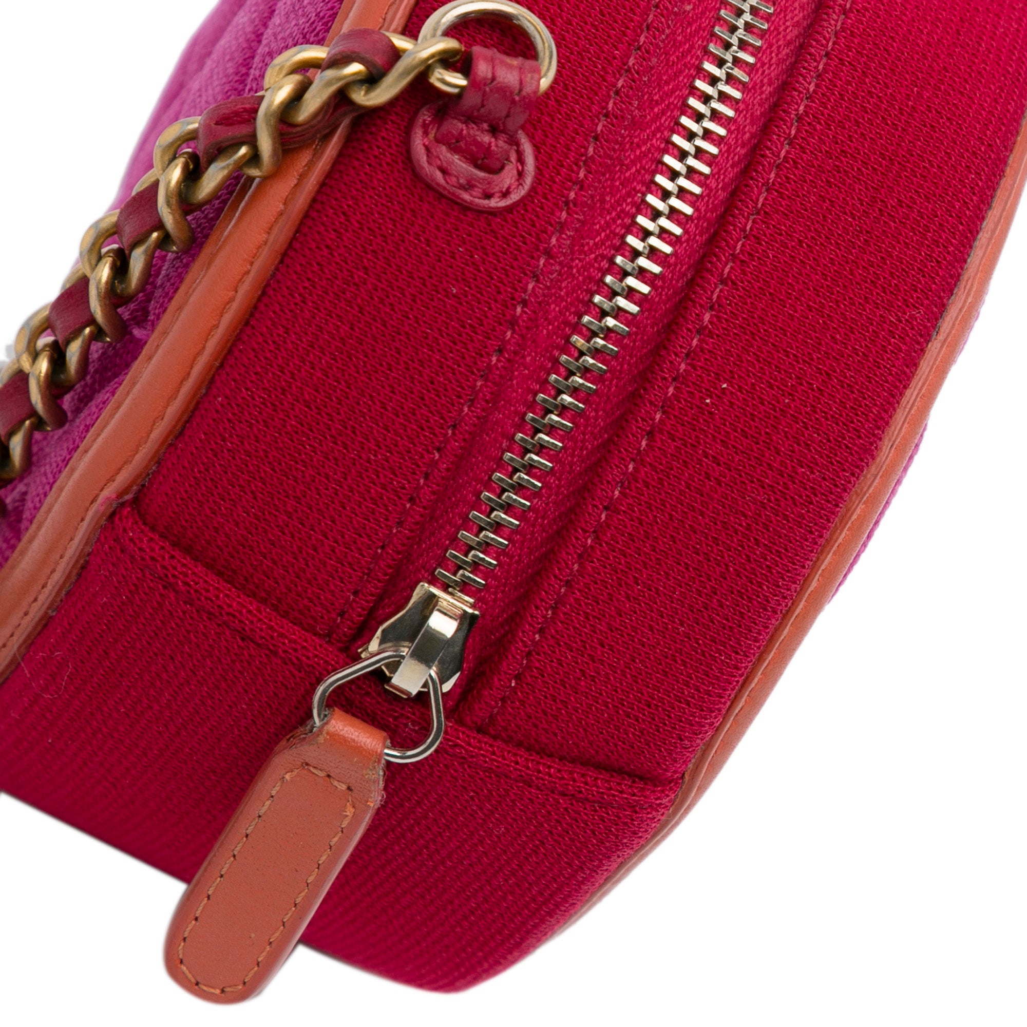 Pink Chanel CC Filigree Jersey Crossbody Bag – Designer Revival