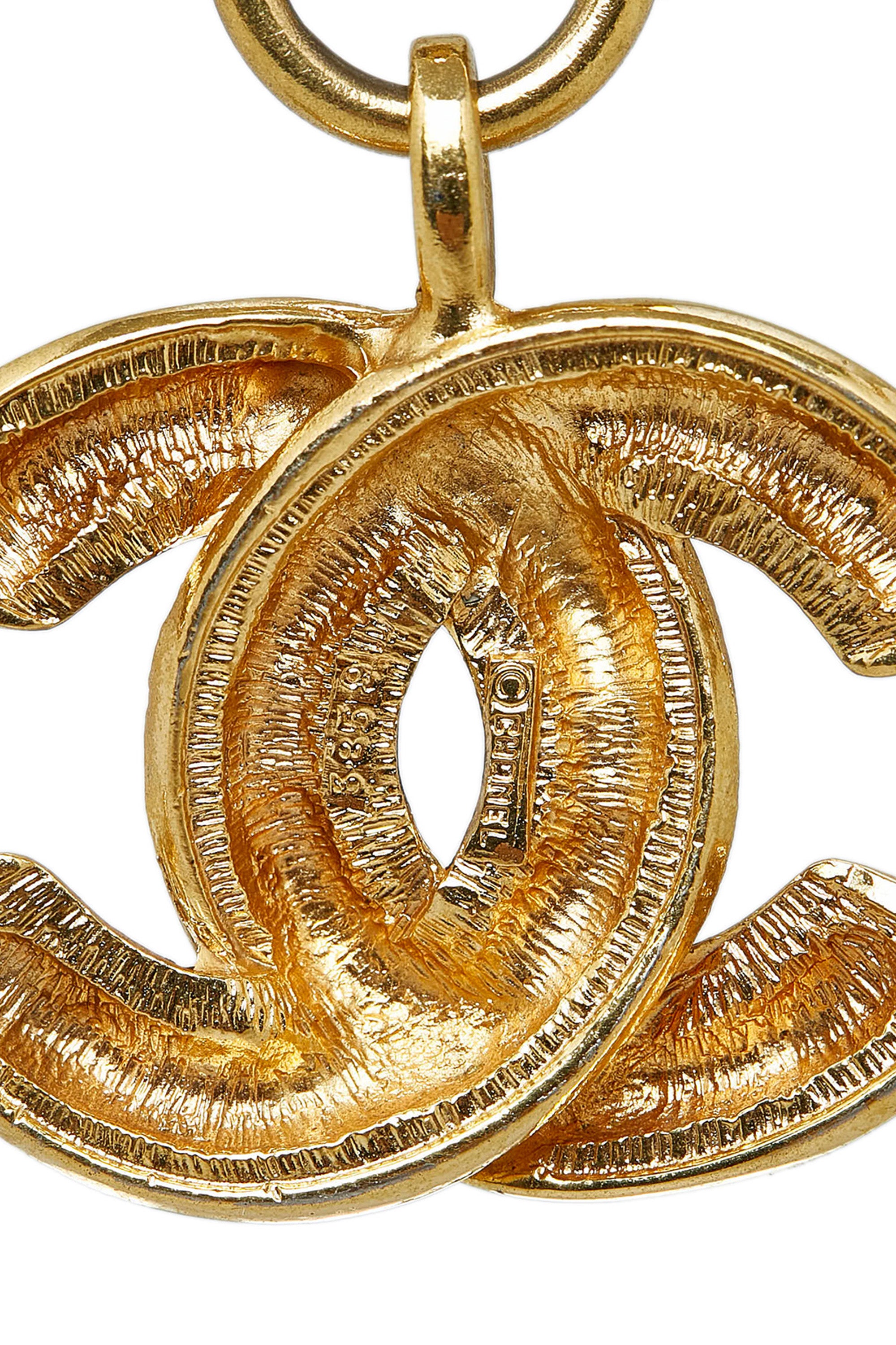 Gold Chanel CC Pendant Necklace – Designer Revival