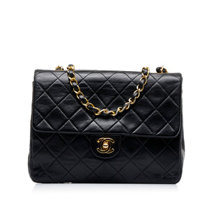 Black Chanel Medium Classic Lambskin Single Flap Bag – Designer Revival