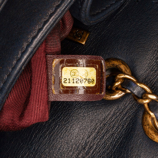 Chanel Medium Classic Lambskin Flap (SHG-36395) – LuxeDH