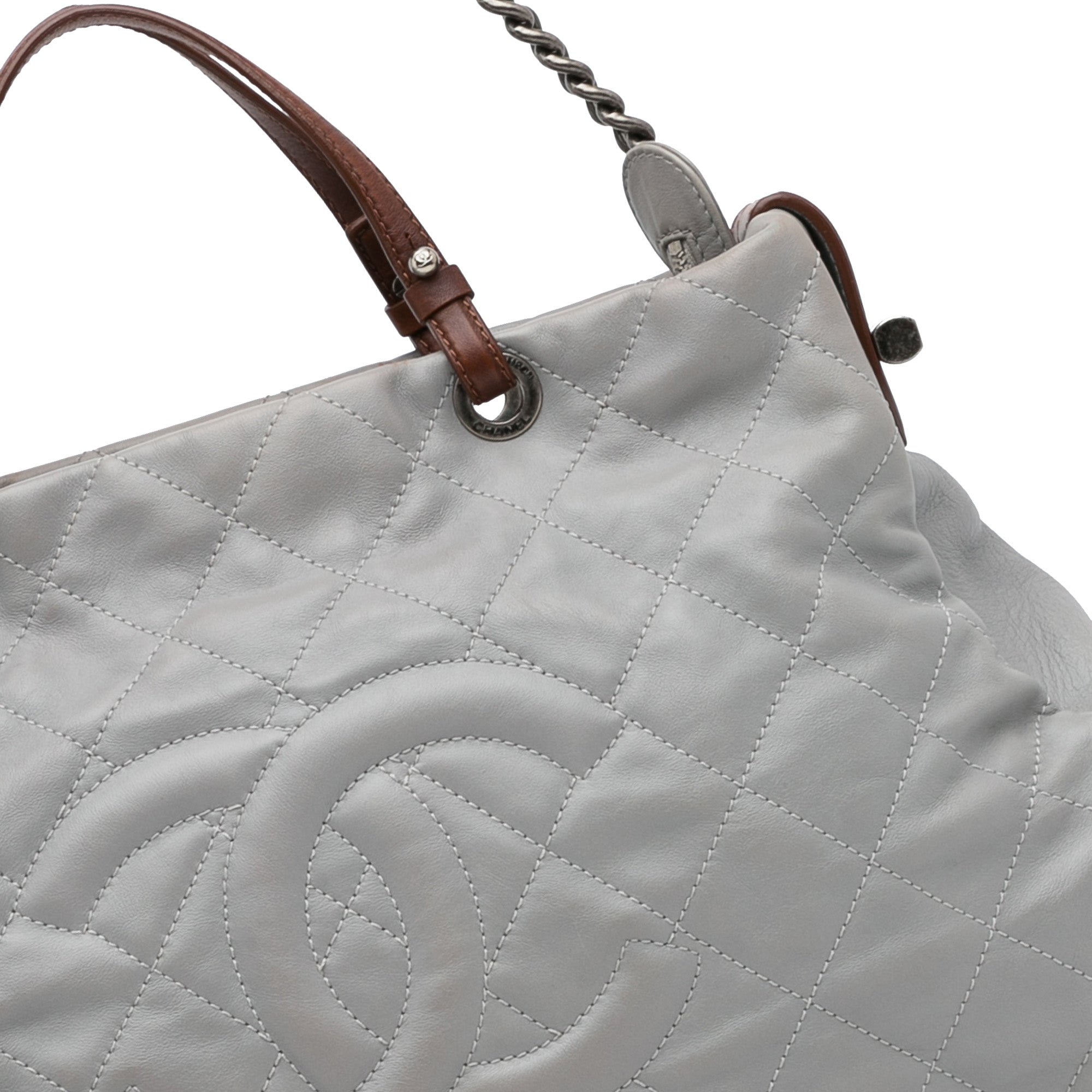 Chanel Chic Quilt Lambskin Leather Shoulder Bag (SHG-34319