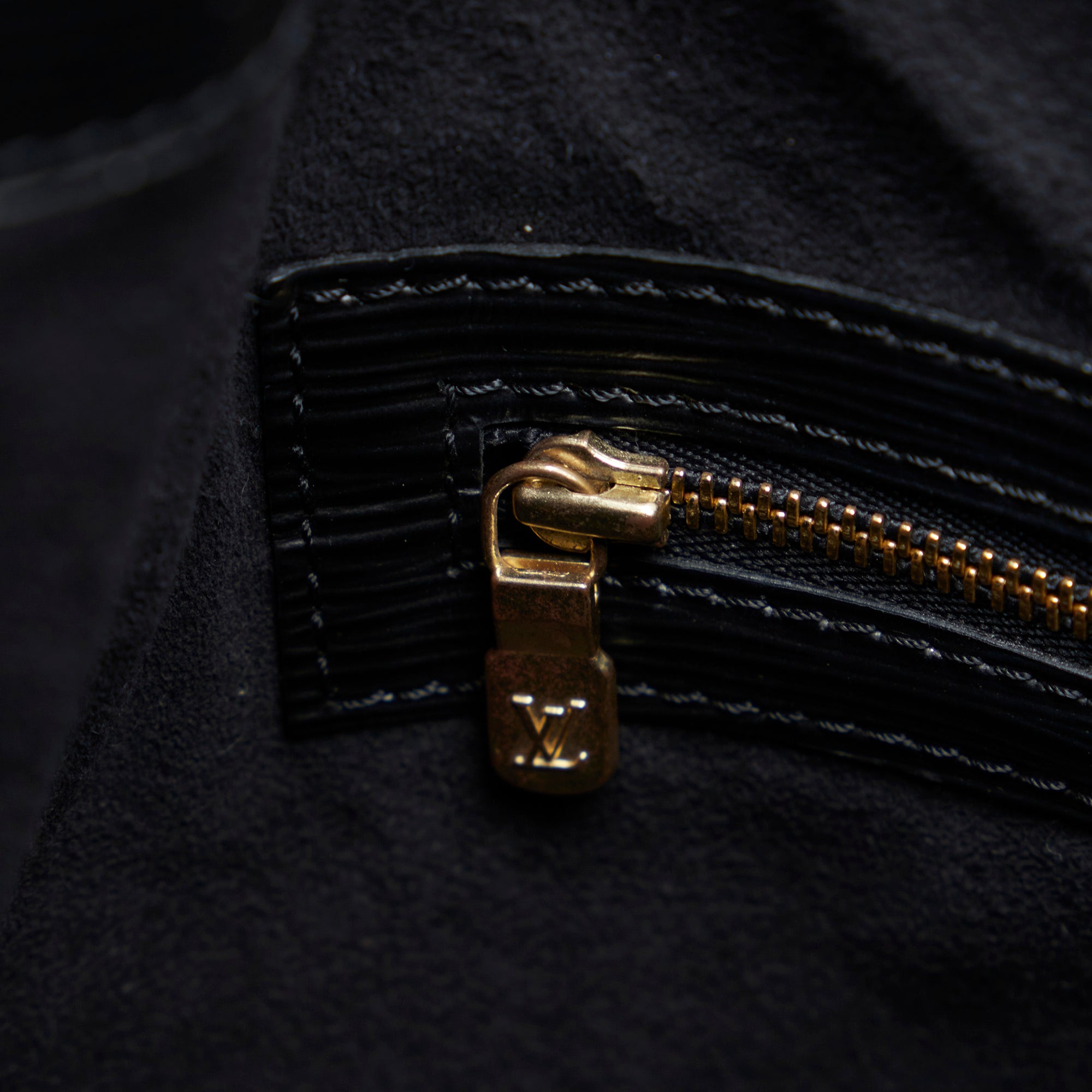 Black Louis Vuitton Epi Petit Noe Bucket Bag – Designer Revival