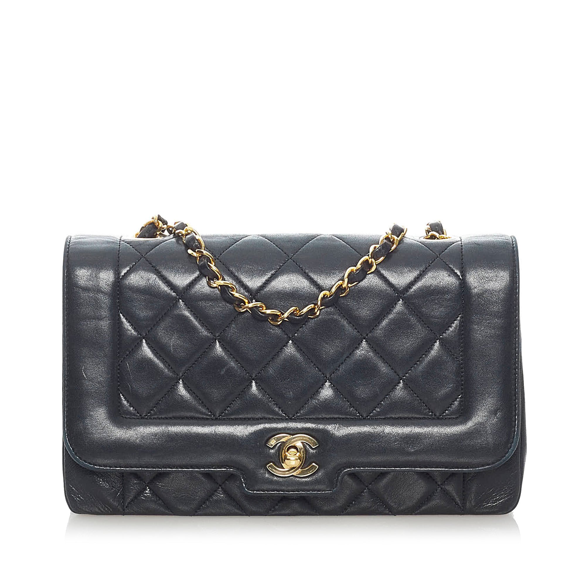 Pre-Owned Chanel Lambskin Diana Flap Small Black 