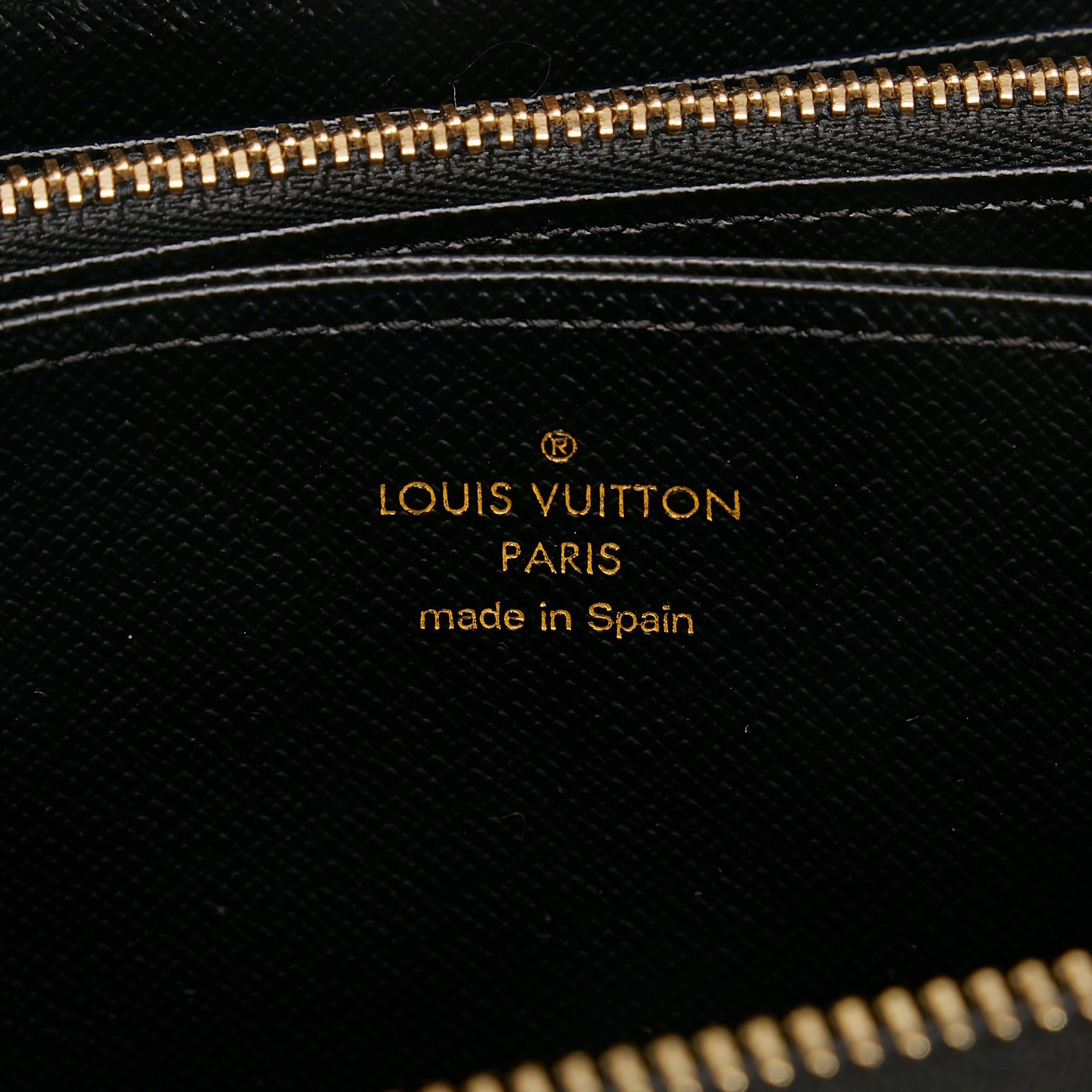 Louis Vuitton 2017 Epi Leather Zippy Wallet - Blue Wallets, Accessories -  LOU480169