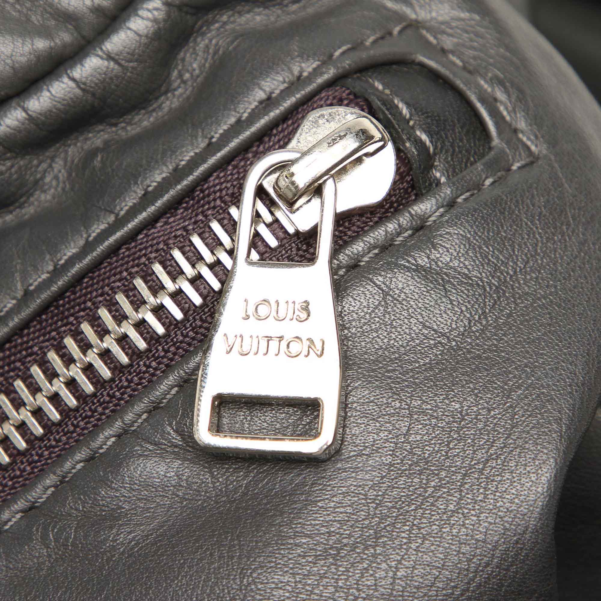 Gray Louis Vuitton V-Line Start Leather Travel Bag Travel Bag – Designer  Revival