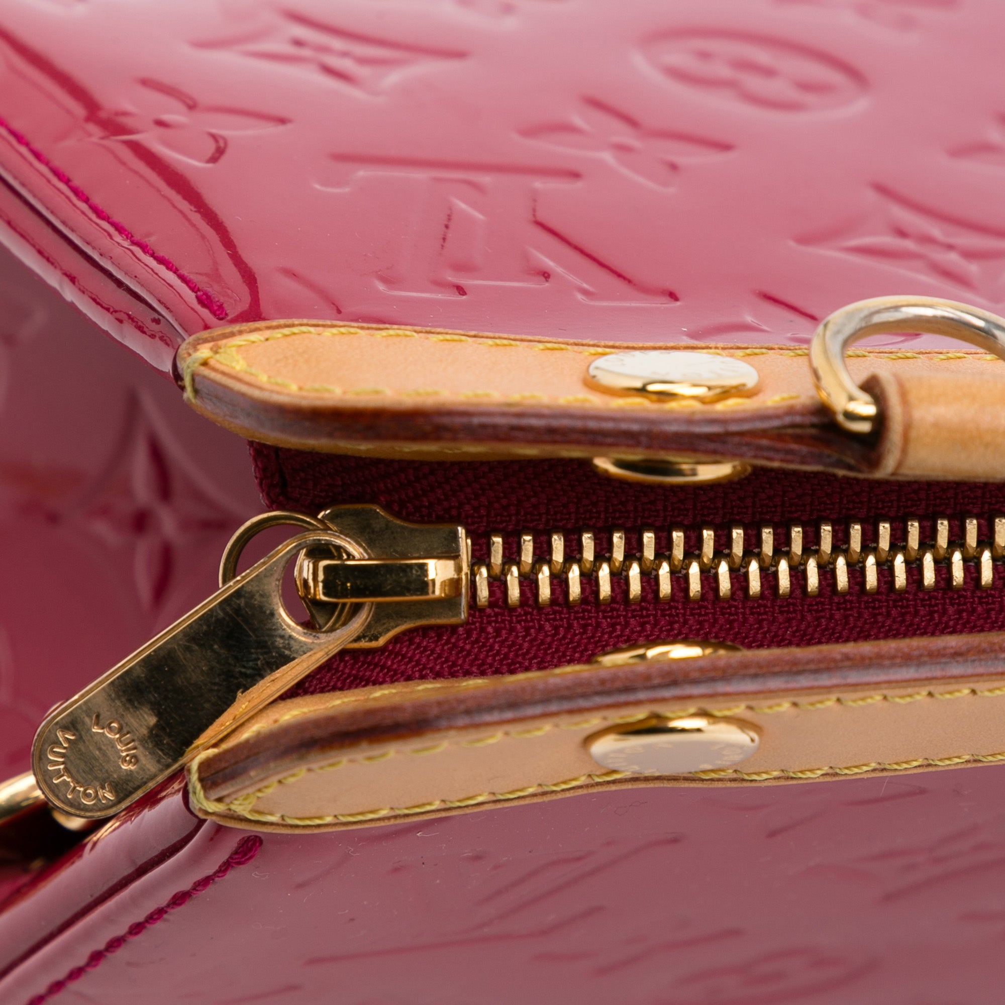 100% Authentic Louis Vuitton Brea MM VERNIS RED shoulder bag
