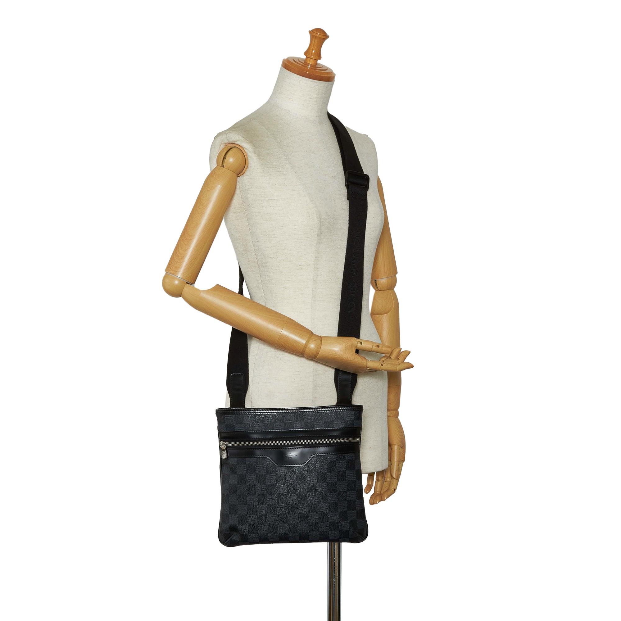 Black Louis Vuitton Damier Graphite Thomas Crossbody Bag – Designer Revival