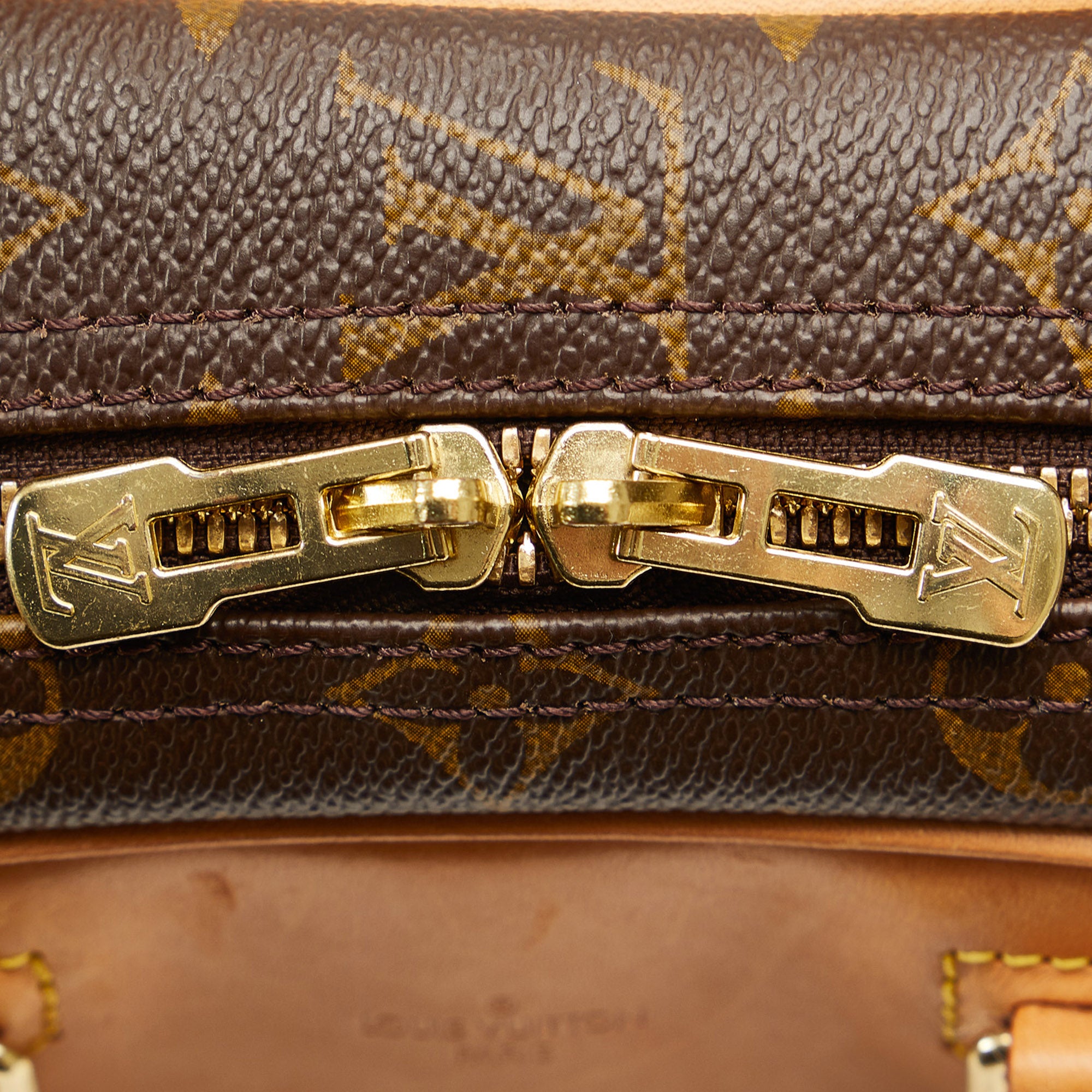 Louis Vuitton Monogram Excursion Bag Brown Leather ref.20370 - Joli Closet