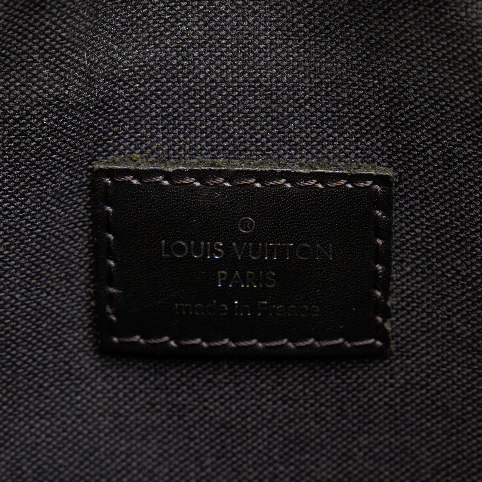 Louis Vuitton Damier Graphite Tadao PM Tote (SHF-16360) – LuxeDH