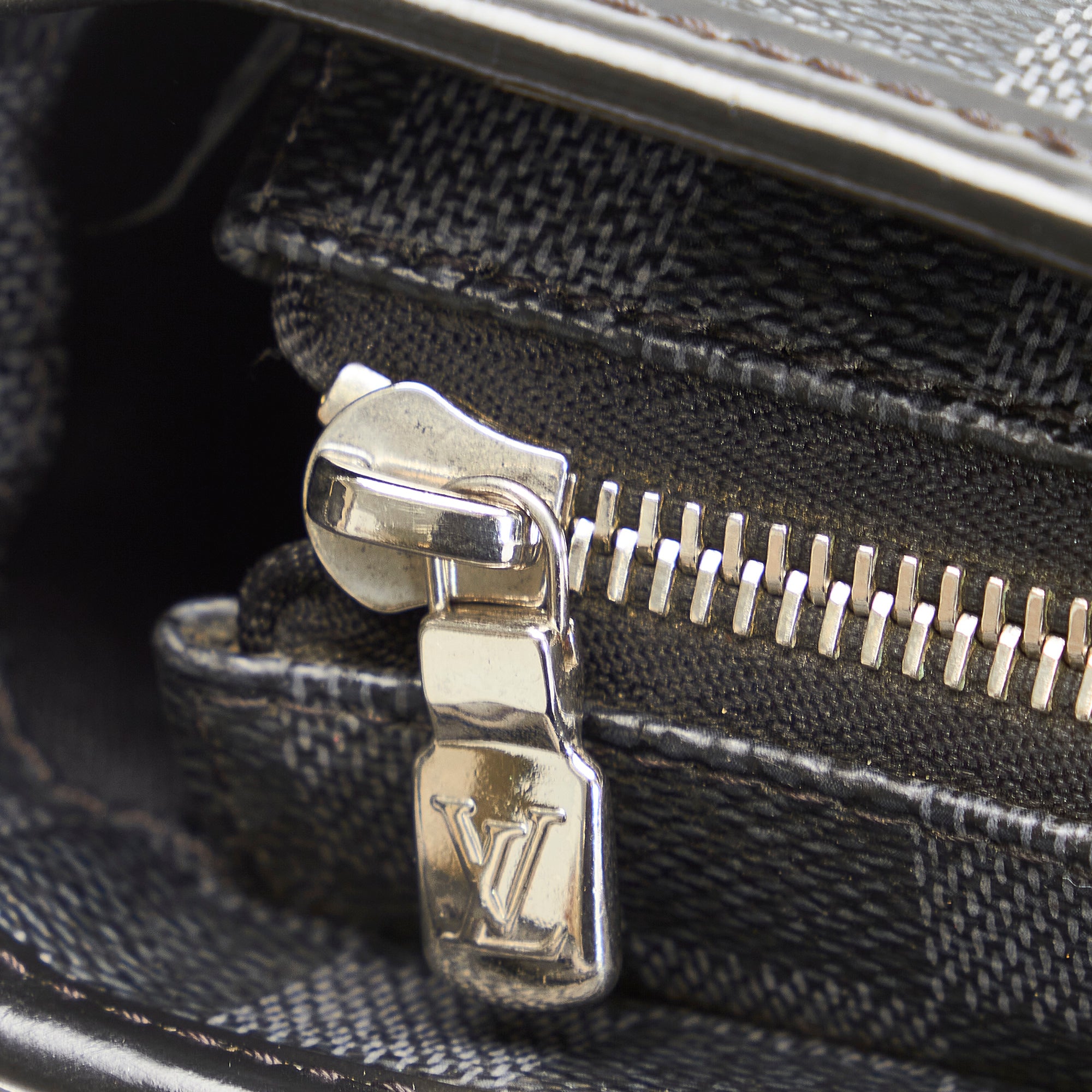 Louis Vuitton Damier Graphite Tadao PM N41259 Briefcase #11314