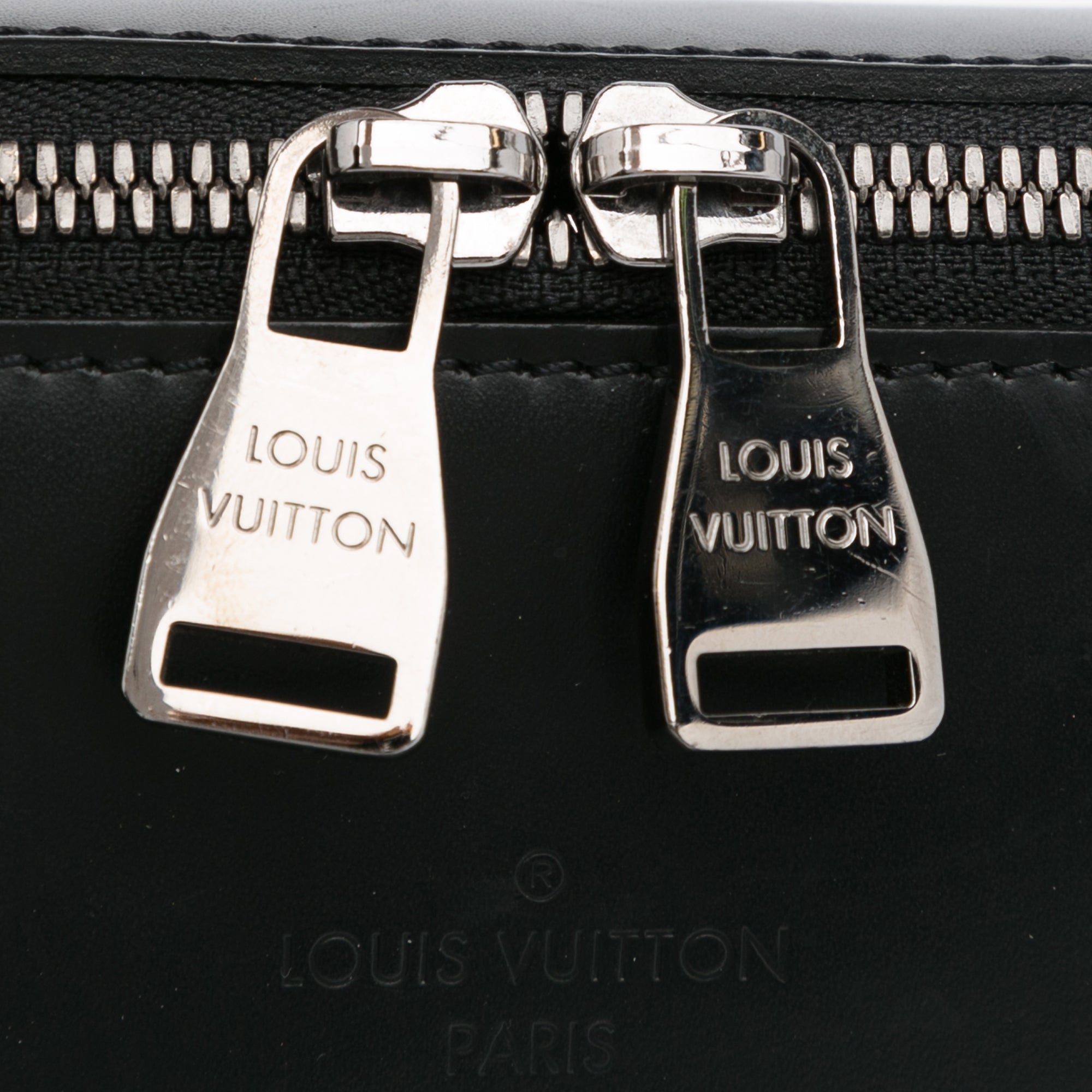 Louis Vuitton Monogram Eclipse Throw Blanket - Black Throws, Pillows &  Throws - LOU723106