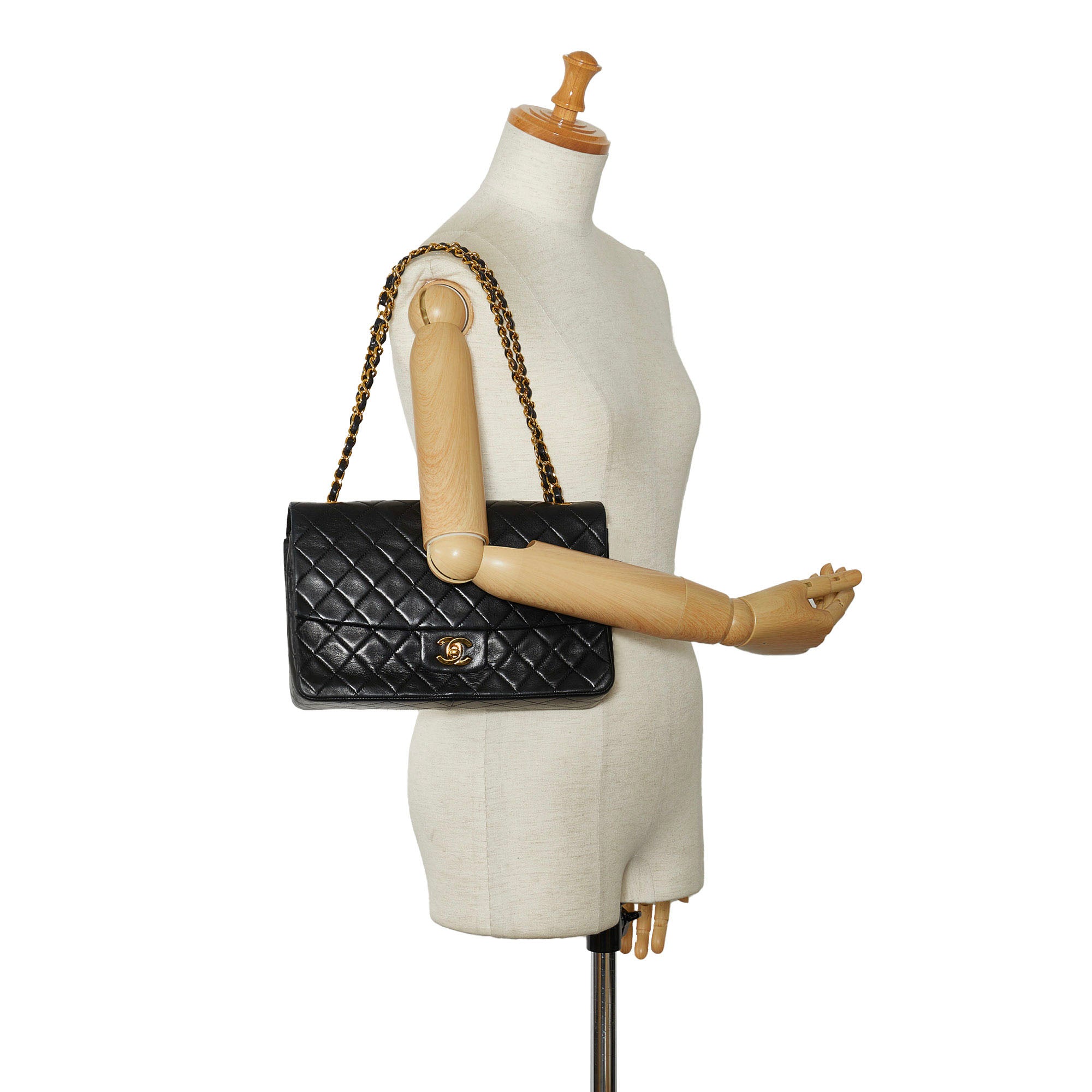 Chanel Medium Classic Lambskin Single Flap Bag Auction