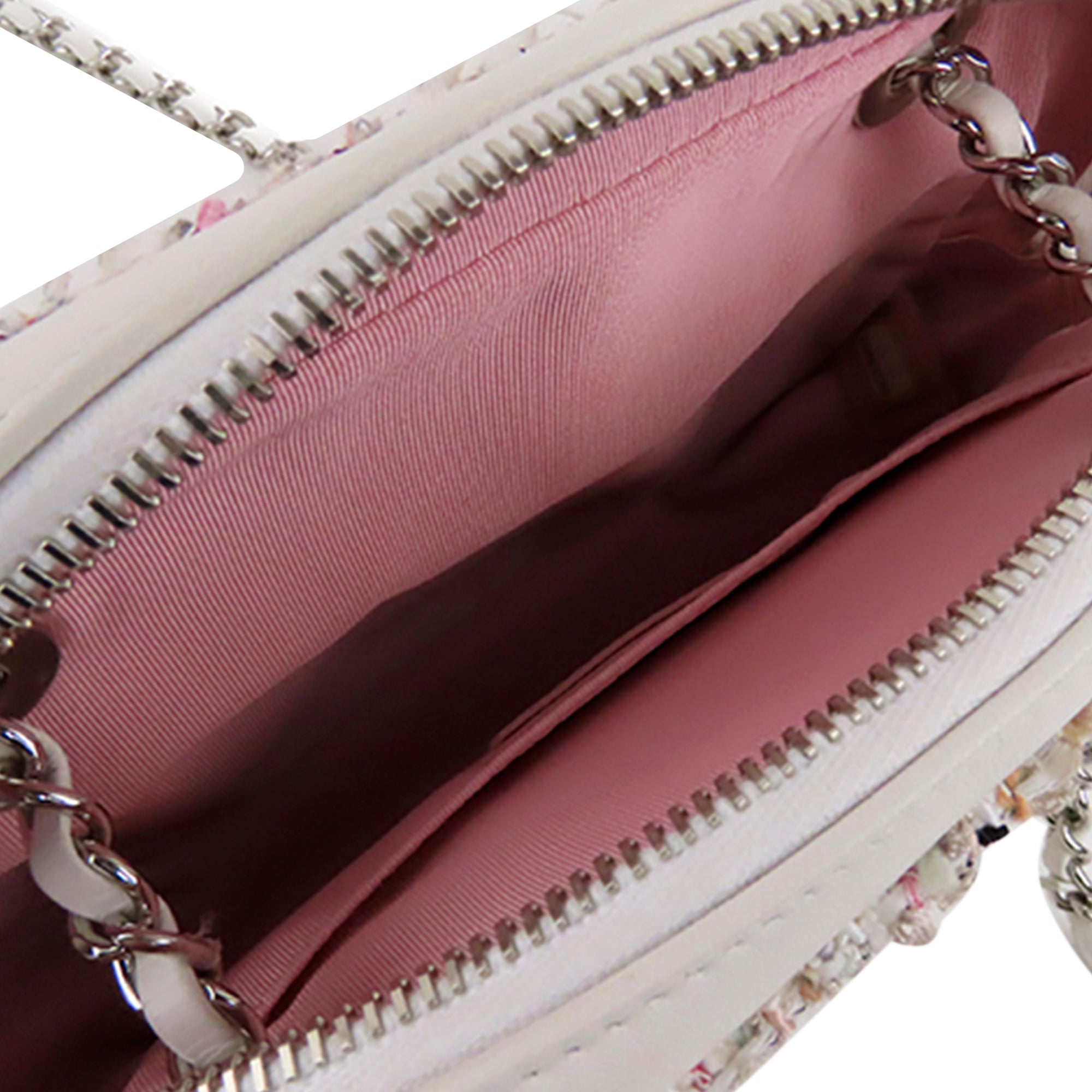 White Chanel Matelasse Lambskin Leather Camera Bag – Designer Revival