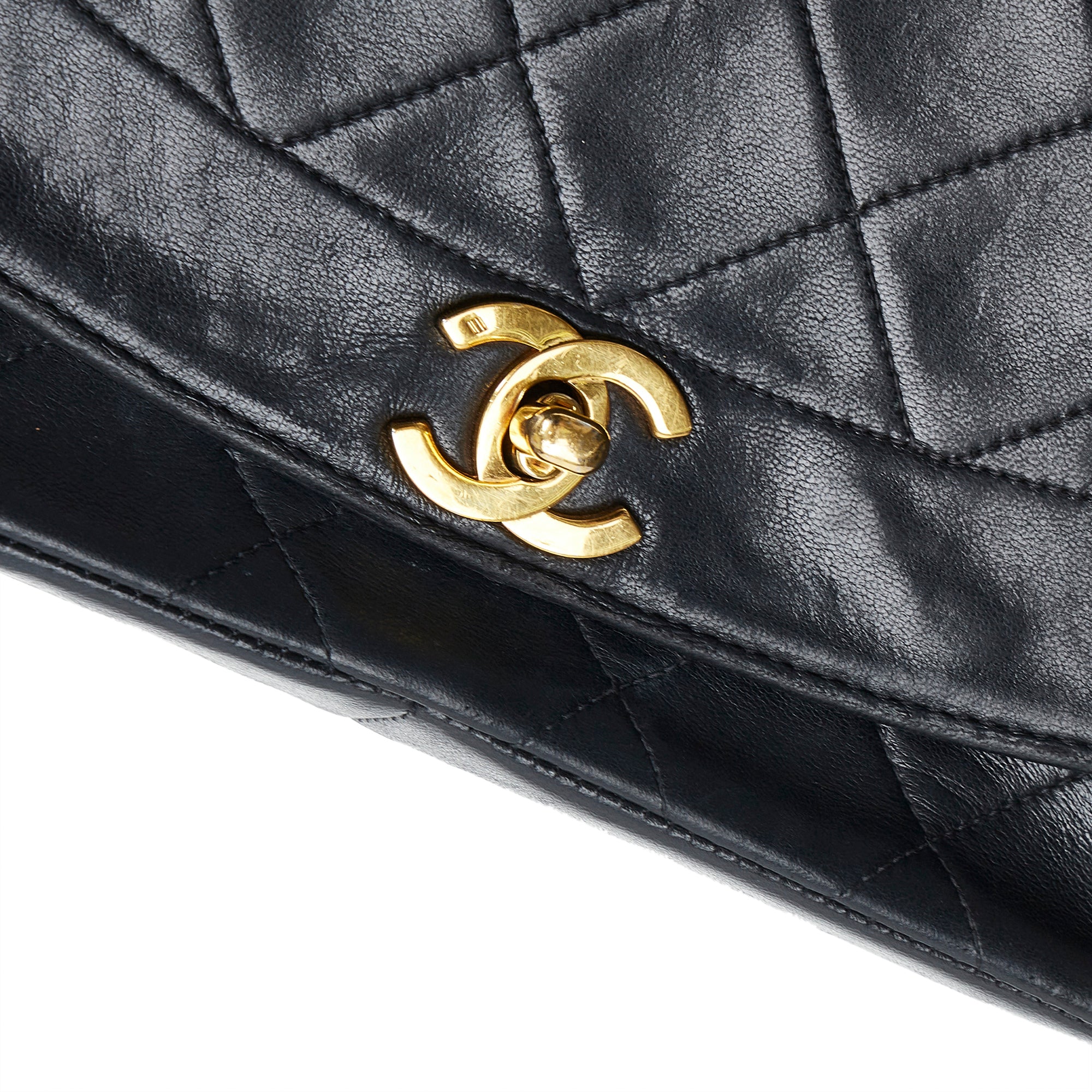 chanel jumbo flap handbag black