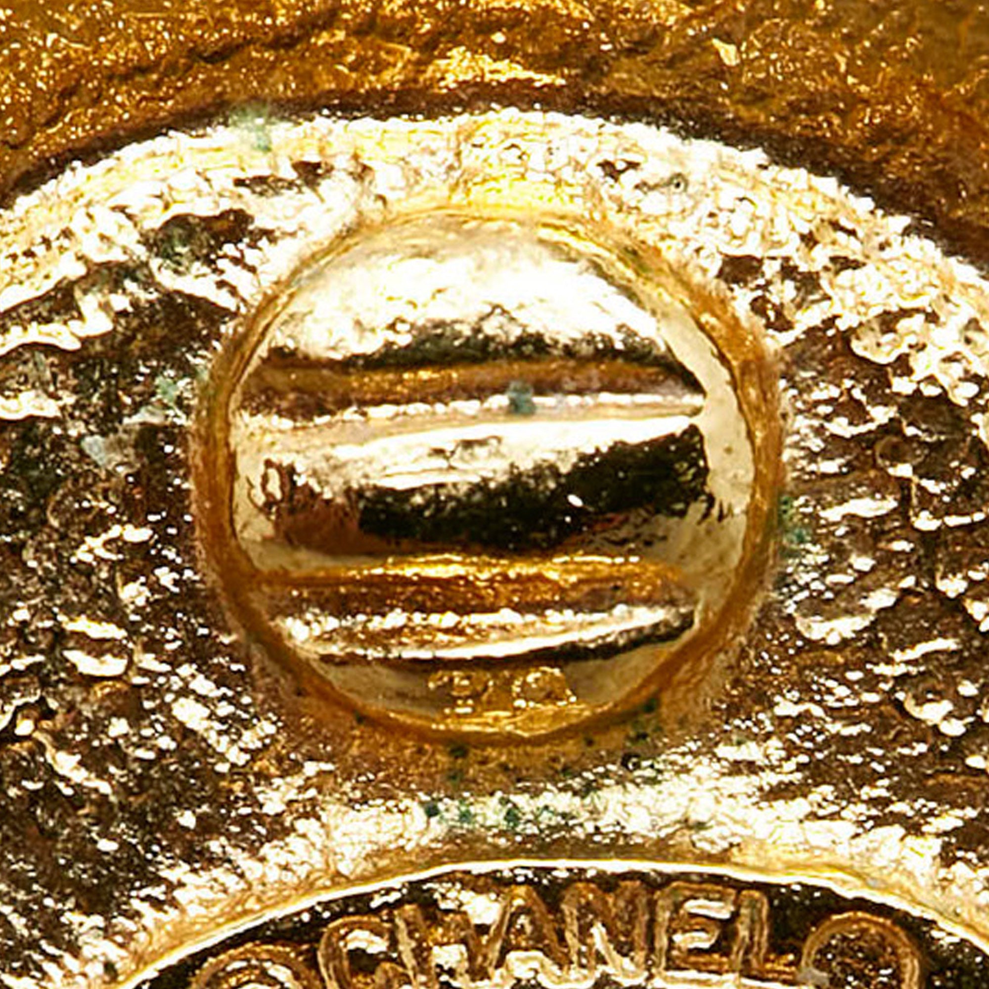 chanel gold round baguette