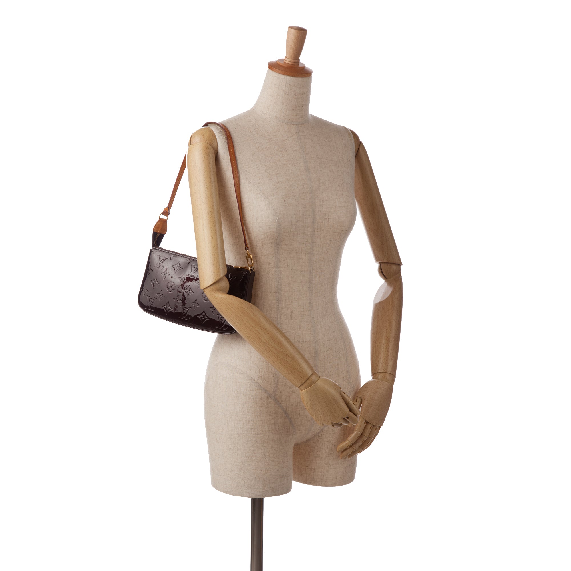 Louis Vuitton baguette sling bag