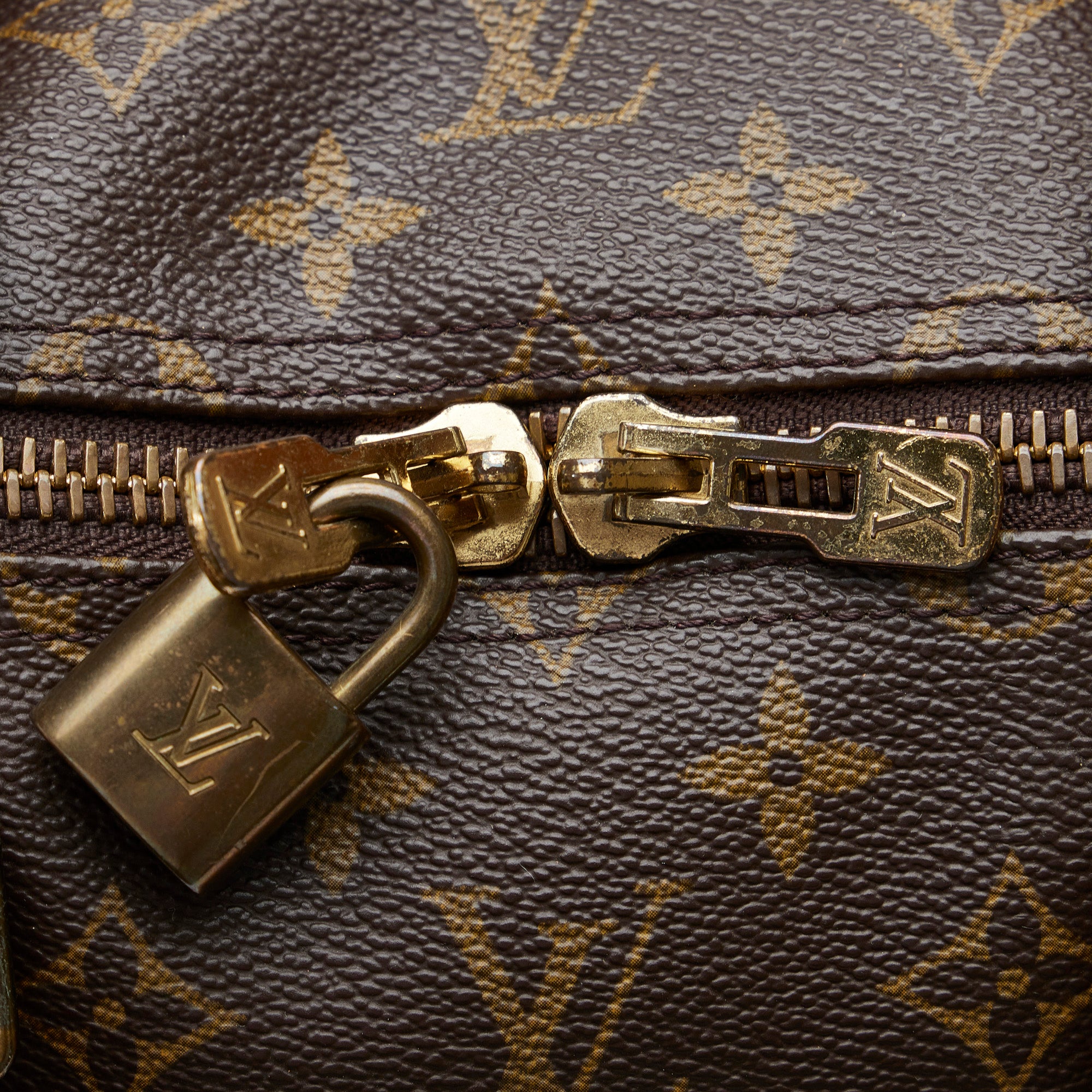 Keepall cloth travel bag Louis Vuitton Brown in Cloth - 30098059